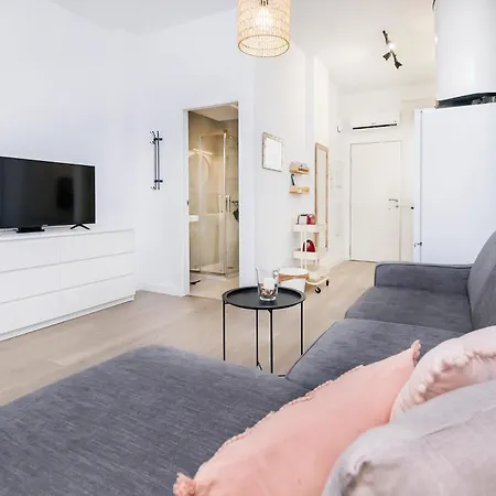 Bhost - Yaya Maria Apartment *